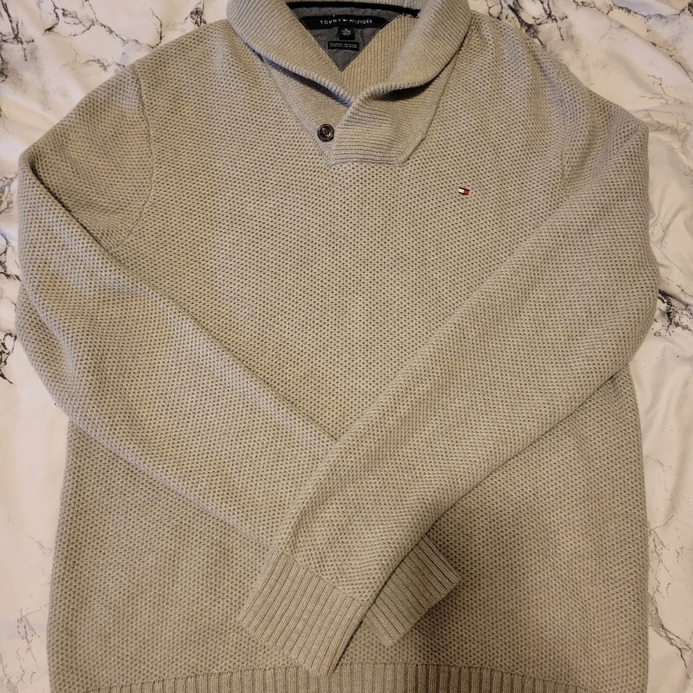 Tommy Hilfiger sweater